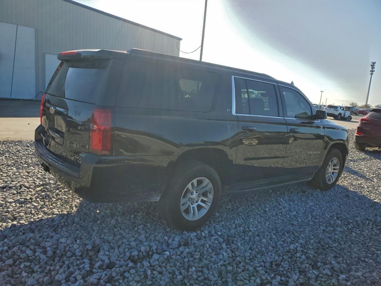 2018 CHEVROLET SUBURBAN K1500 LT photo 3