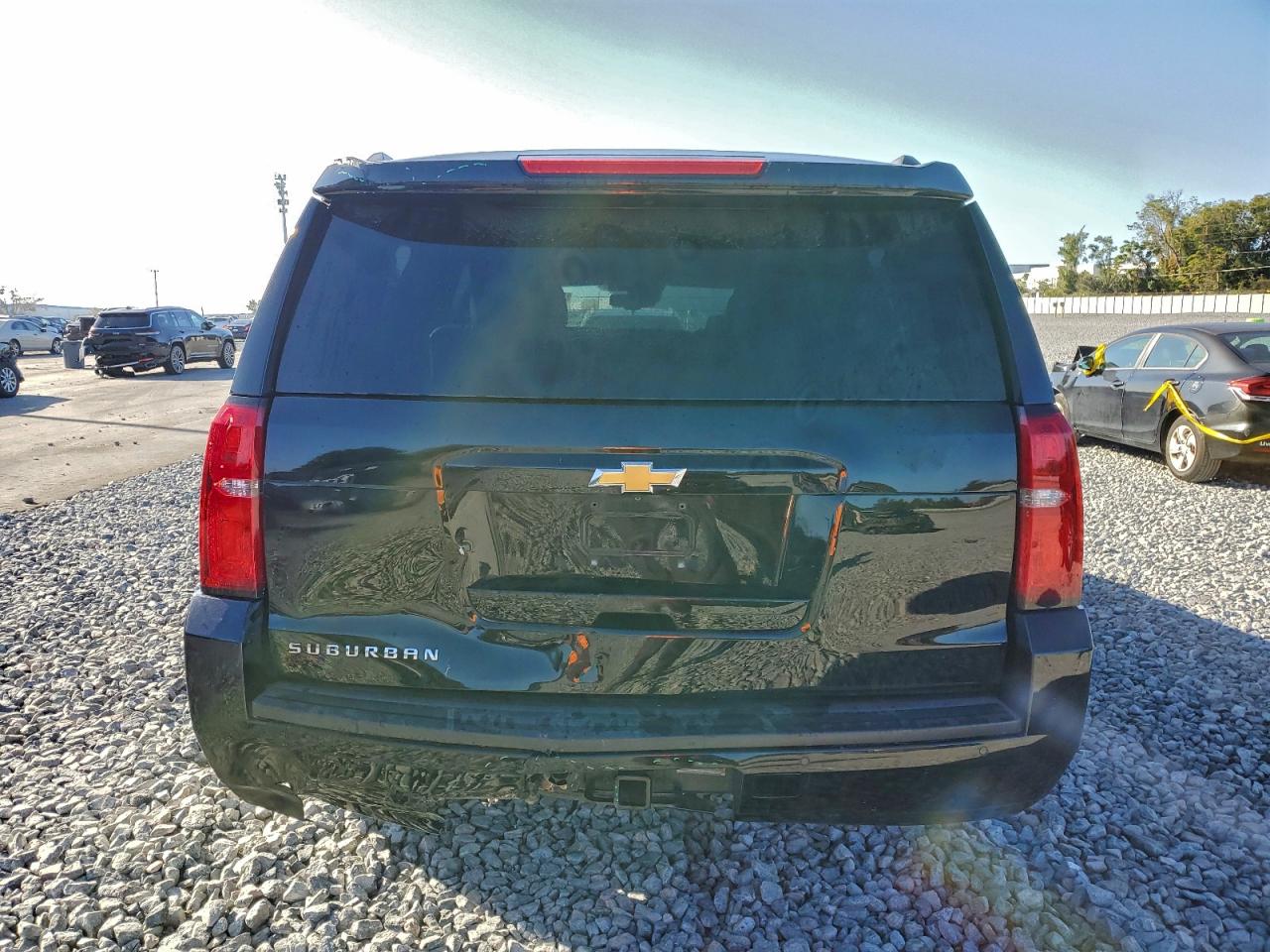 2018 CHEVROLET SUBURBAN K1500 LT photo 6