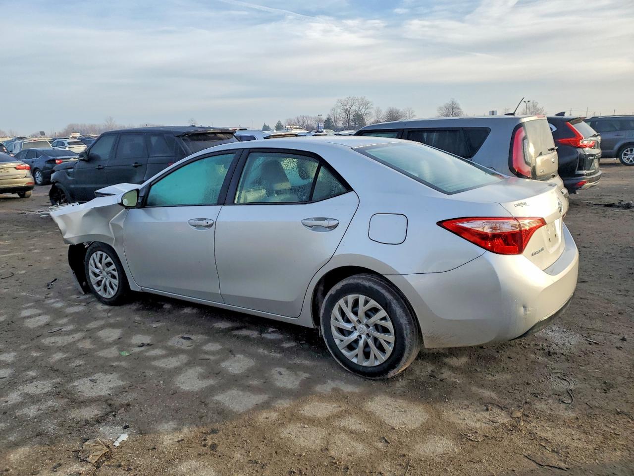 2018 TOYOTA COROLLA L photo 4