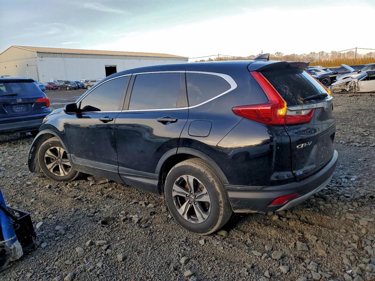 2017 HONDA CR-V LX photo 3