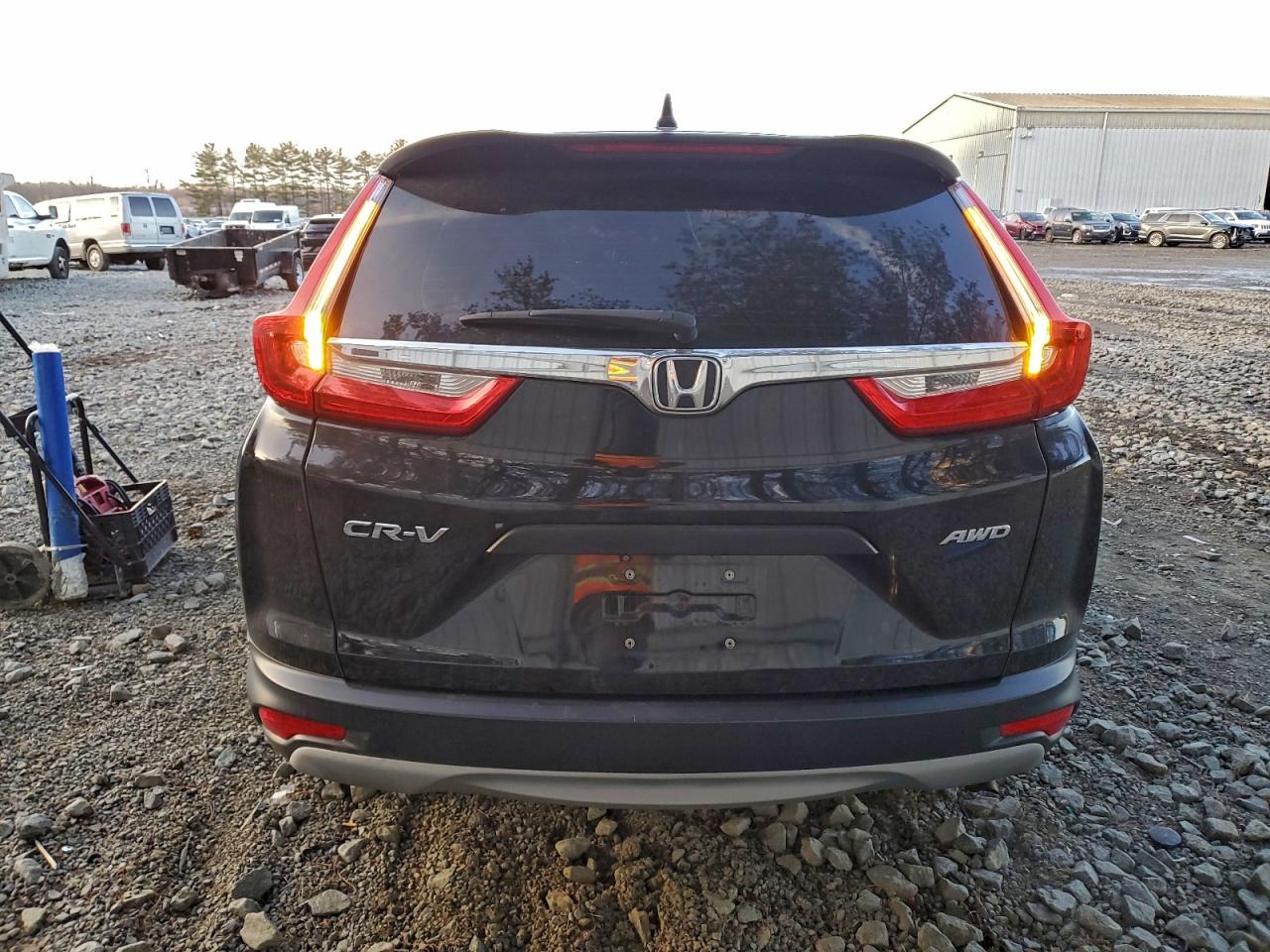 2017 HONDA CR-V LX photo 11