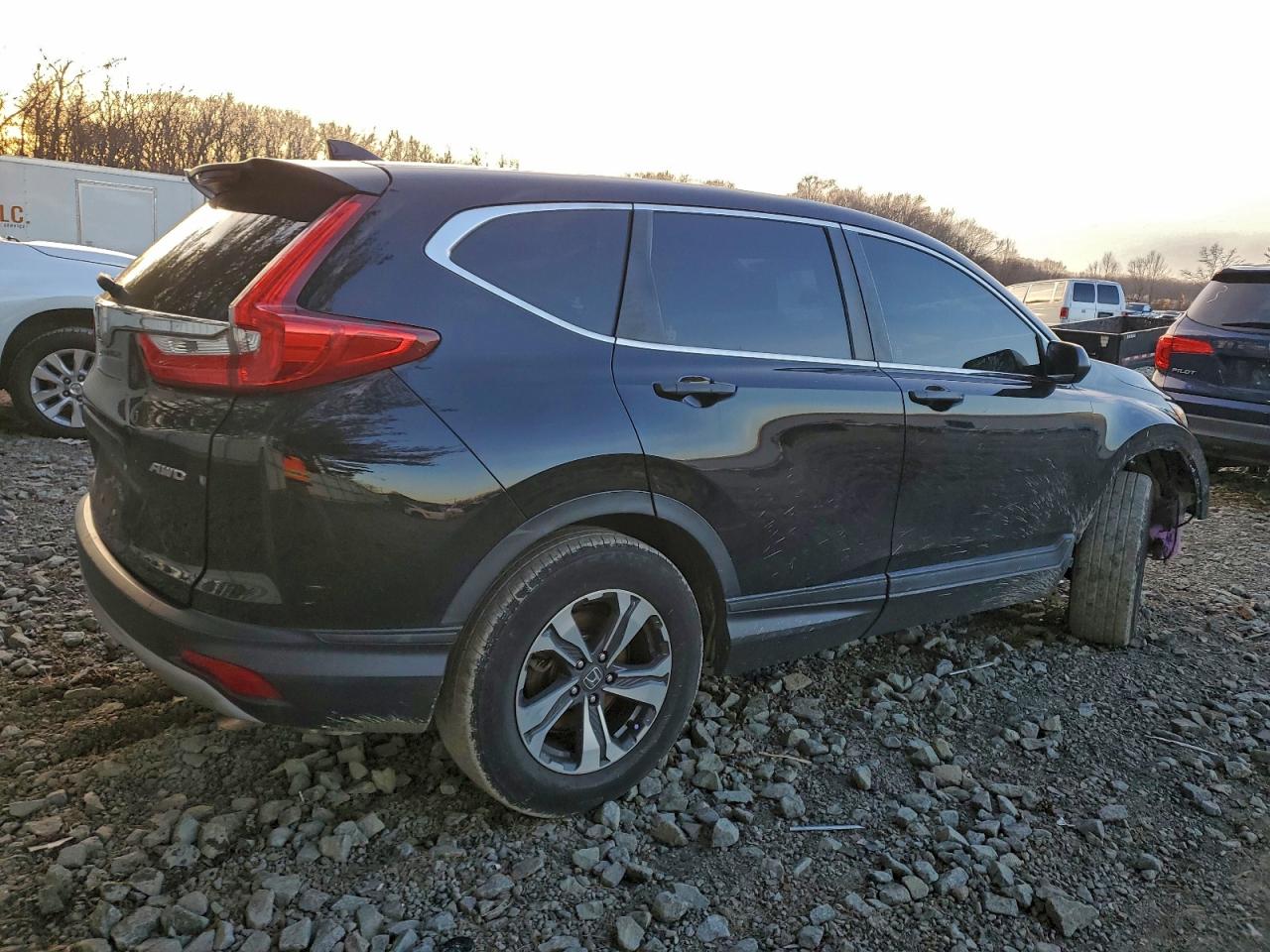 2017 HONDA CR-V LX photo 5