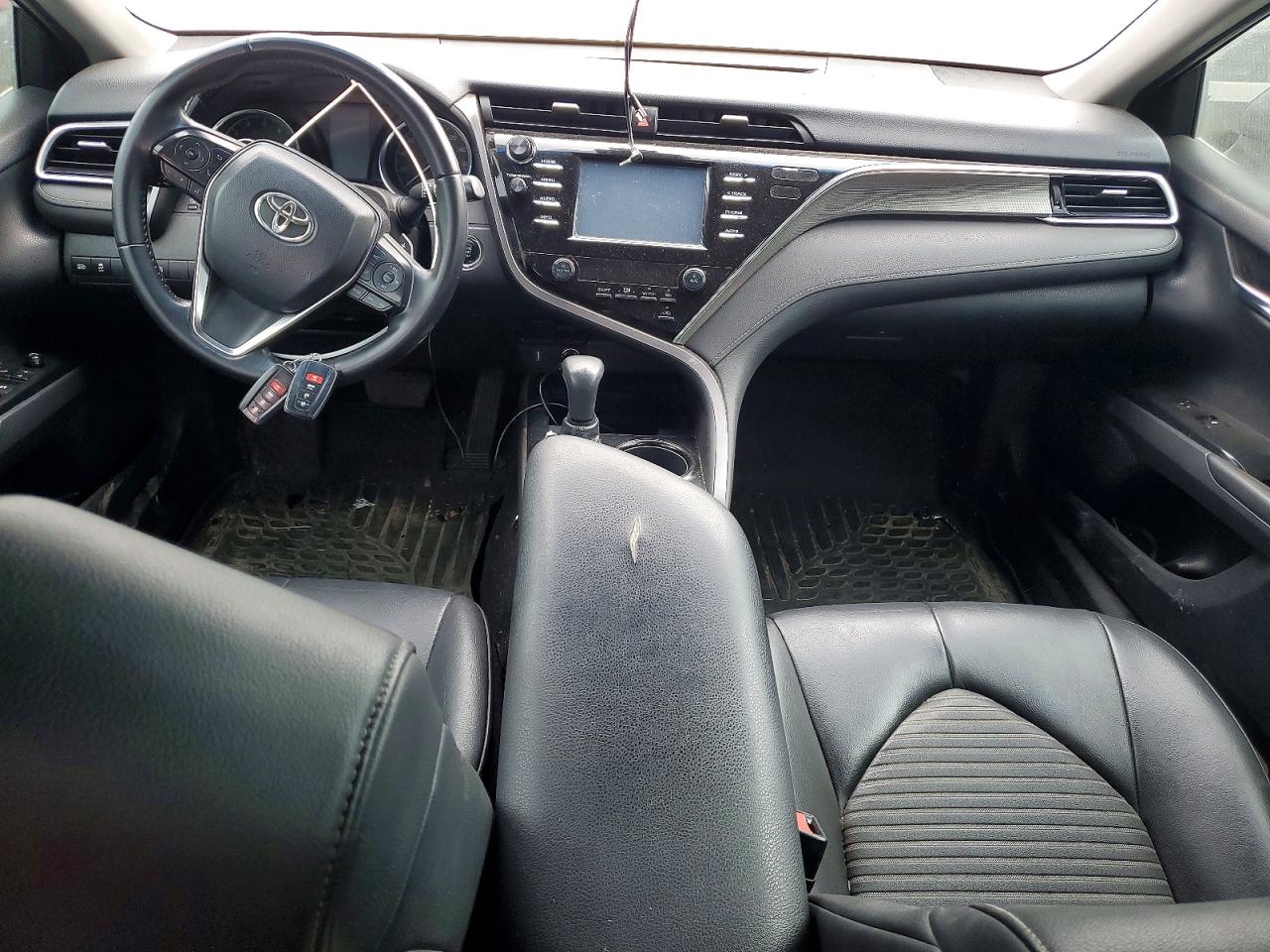 2018 TOYOTA CAMRY L photo 8