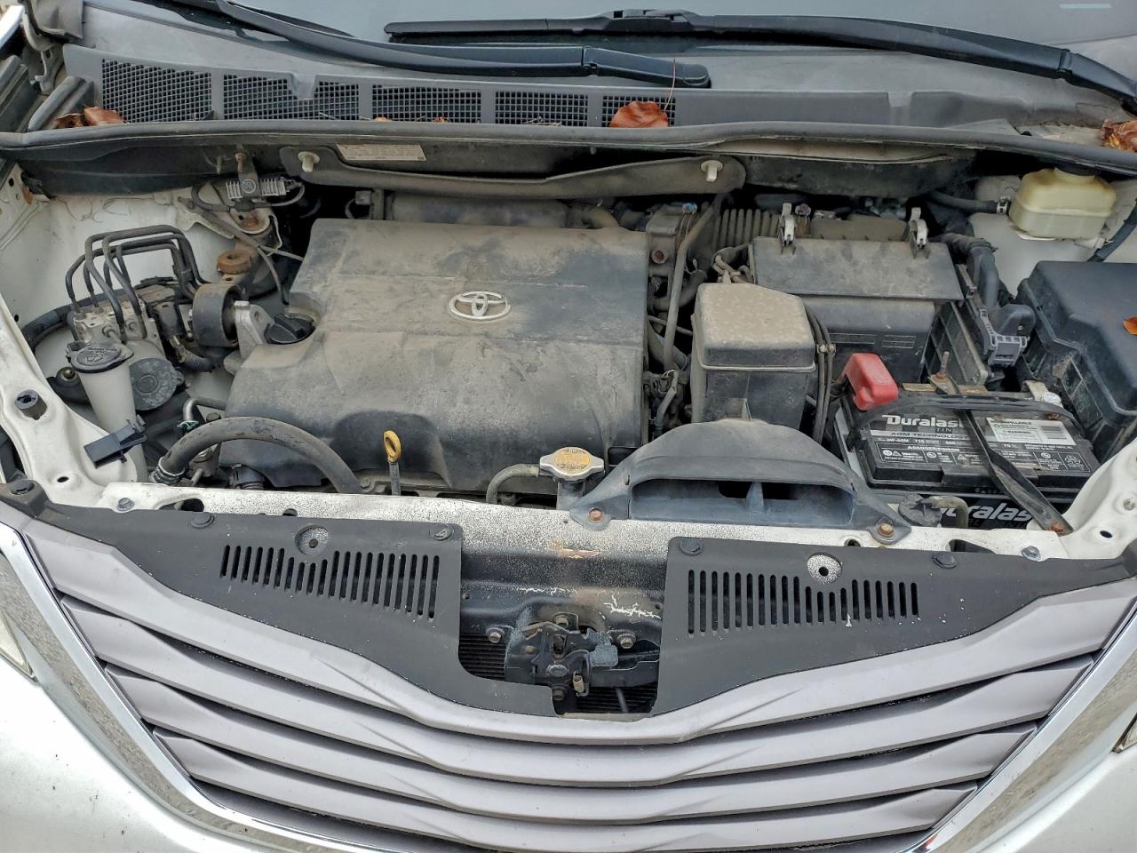 2016 TOYOTA SIENNA XLE photo 34