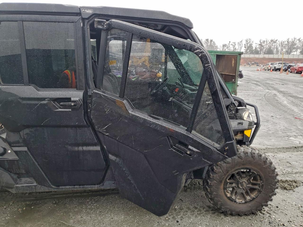 2025 CAN-AM DEFENDER UTILITY VEHICLE photo 25