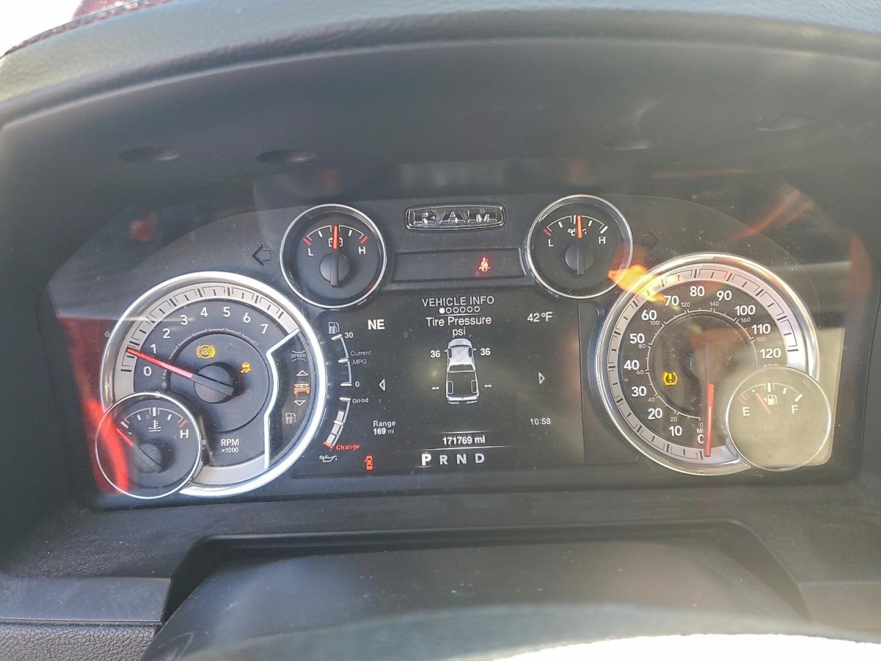 2016 RAM 1500 SPORT photo 9