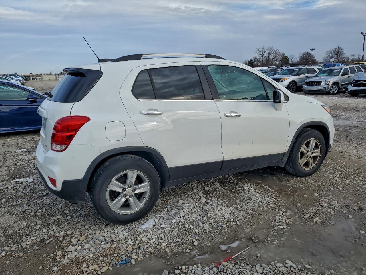 2018 CHEVROLET TRAX 1LT photo 5