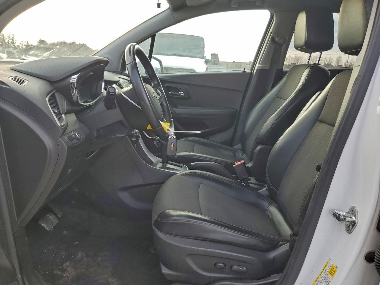 2018 CHEVROLET TRAX 1LT photo 13