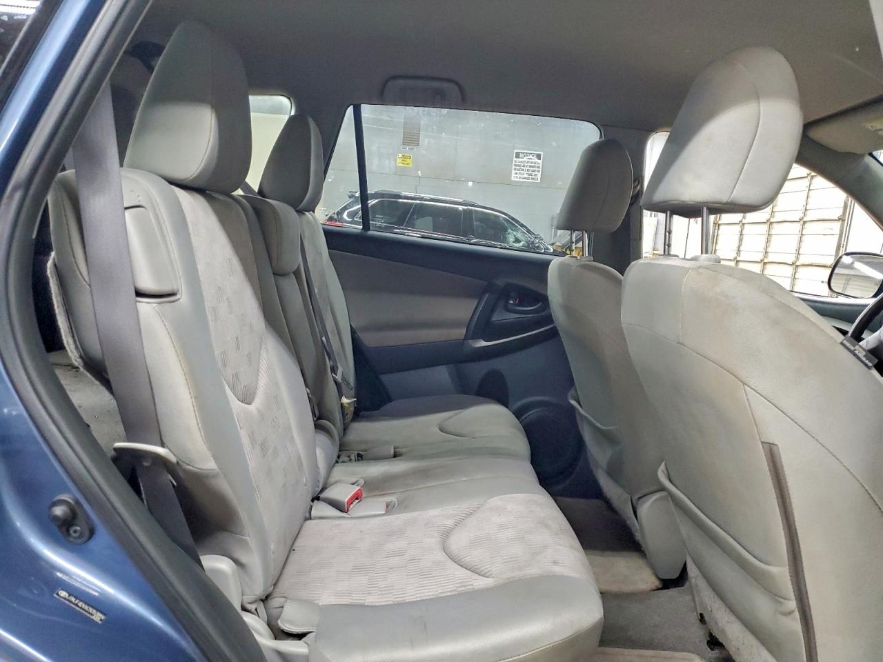 2012 TOYOTA RAV4 photo 11