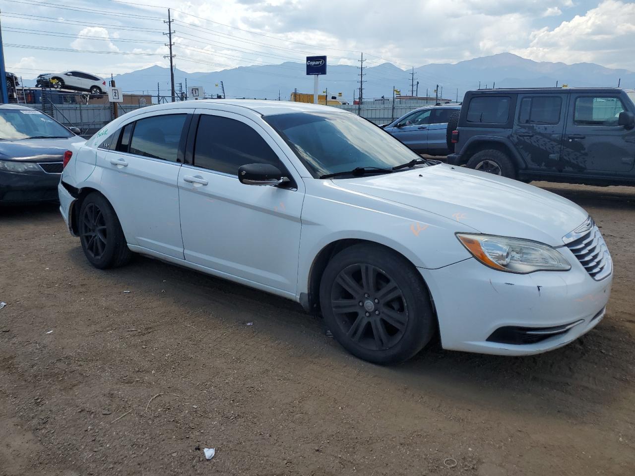 2013 CHRYSLER 200 LX photo 4