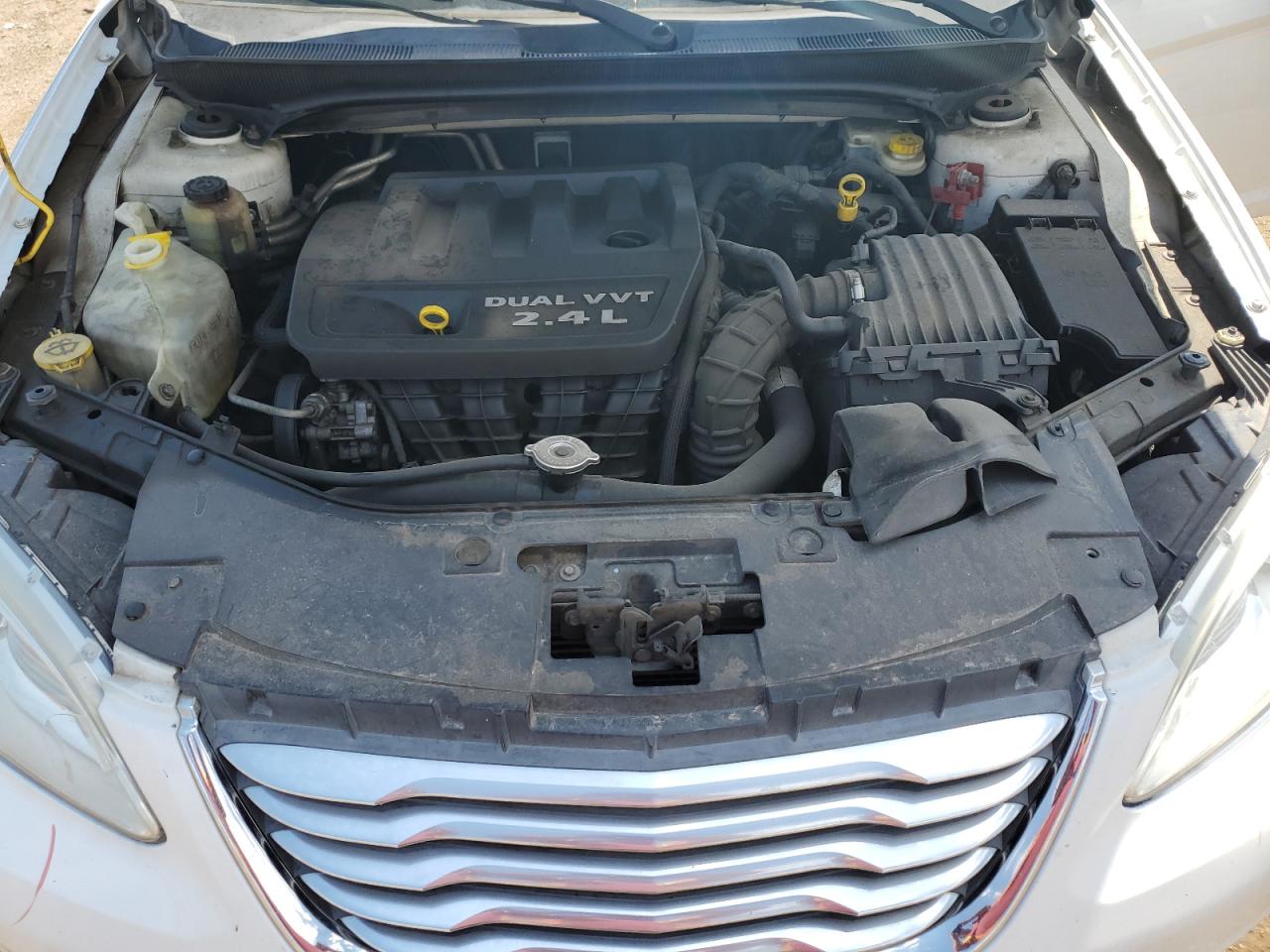 2013 CHRYSLER 200 LX photo 11