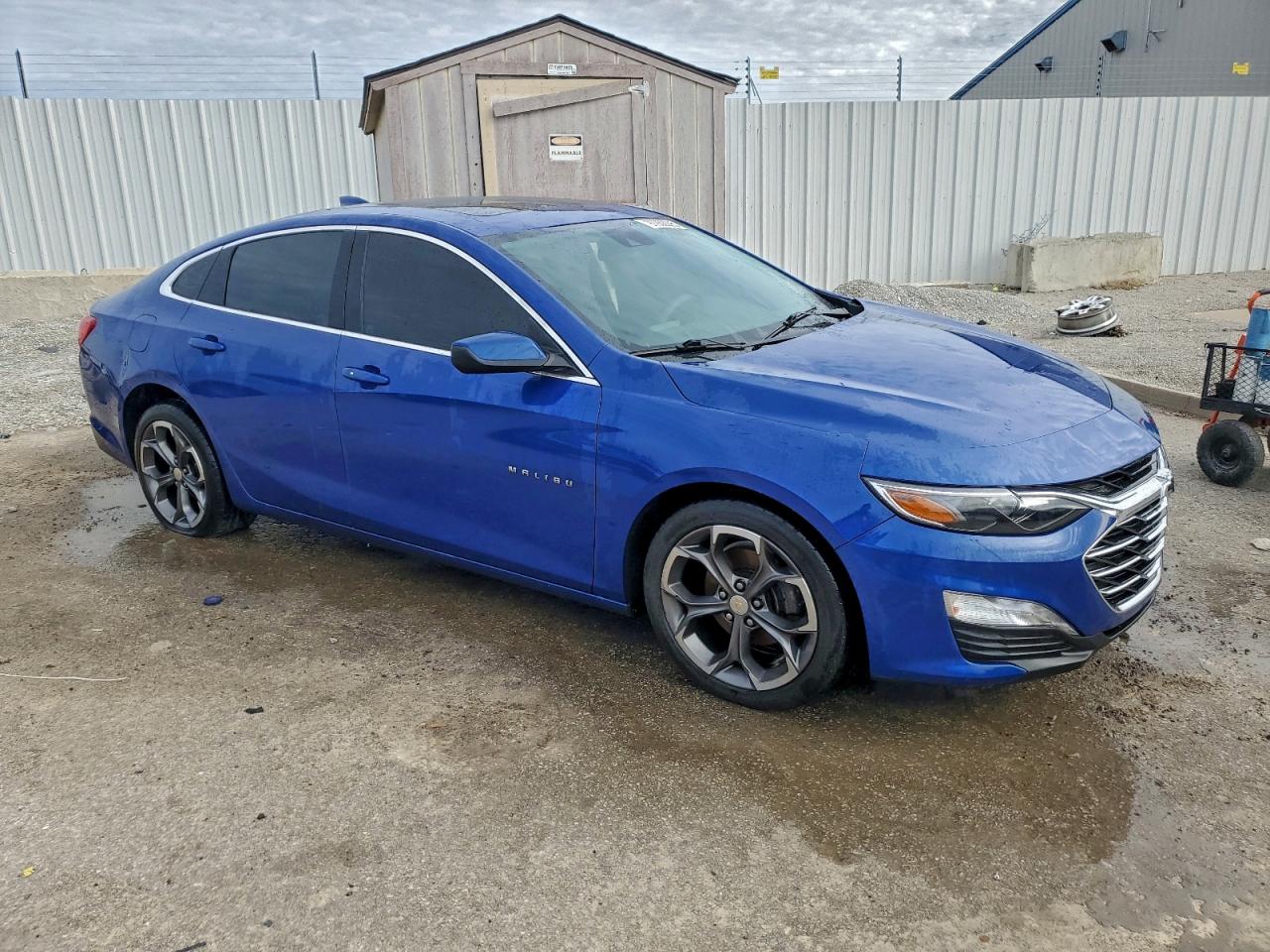 2023 CHEVROLET MALIBU LT photo 4