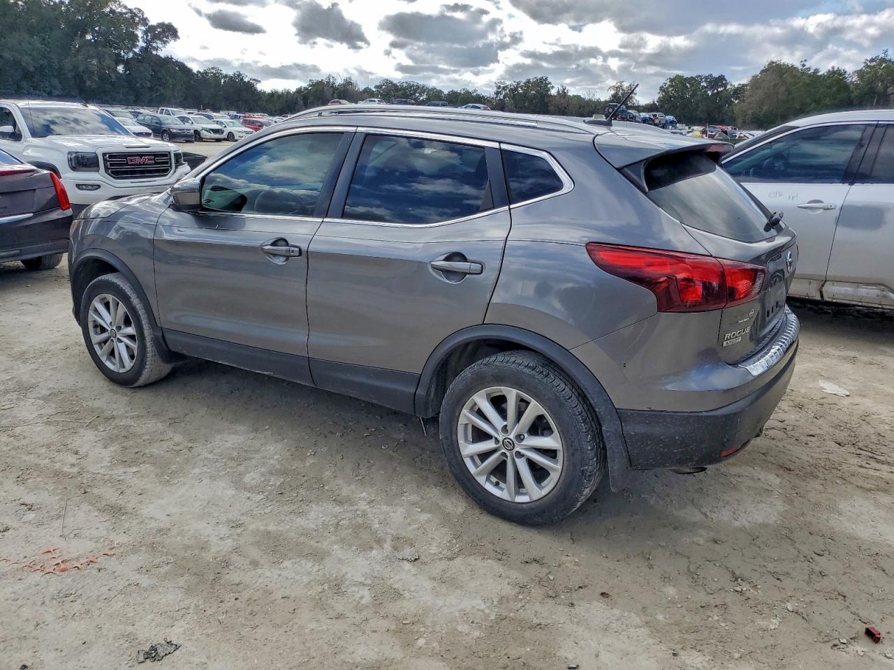 2019 NISSAN ROGUE SPORT photo 2