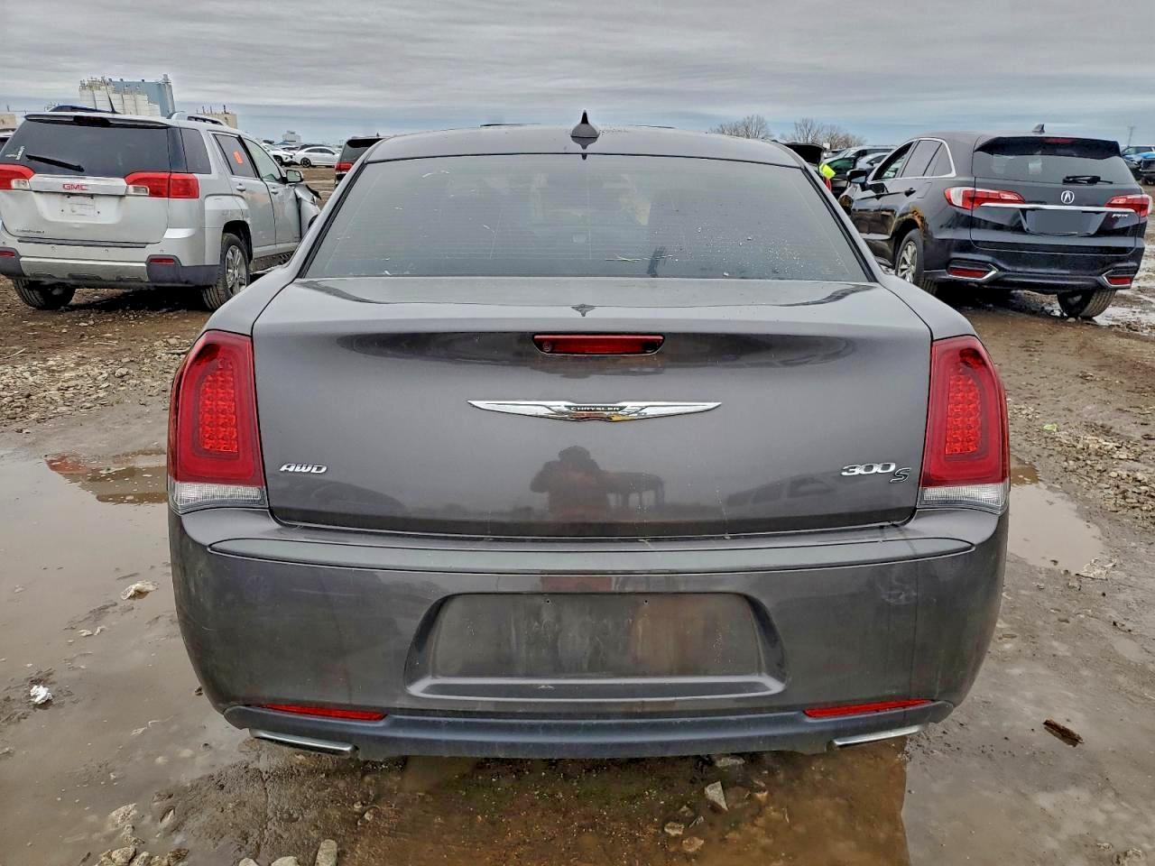 2015 CHRYSLER 300 S photo 6