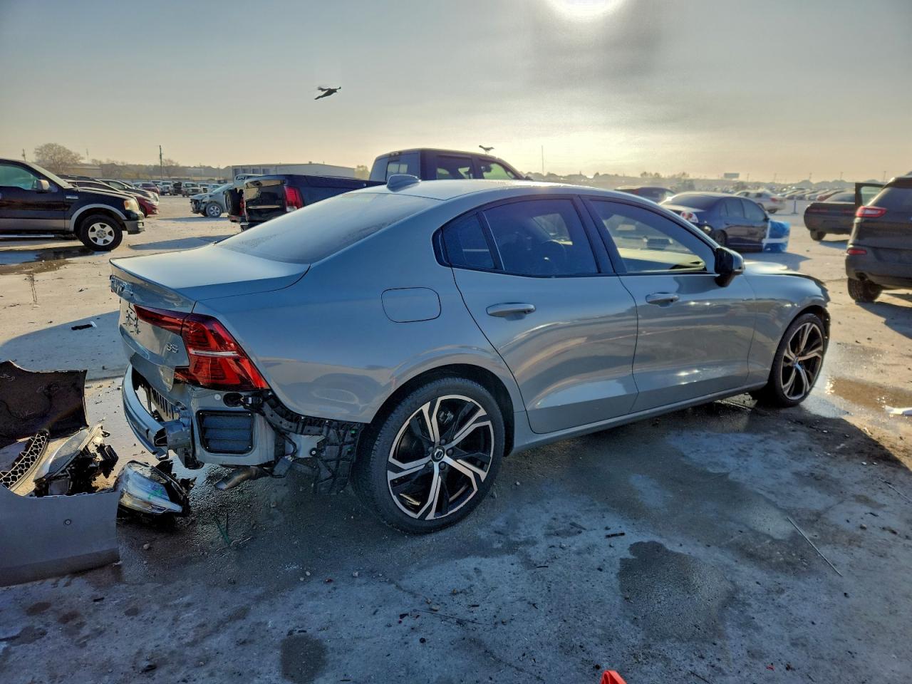 2024 VOLVO S60 PLUS photo 3