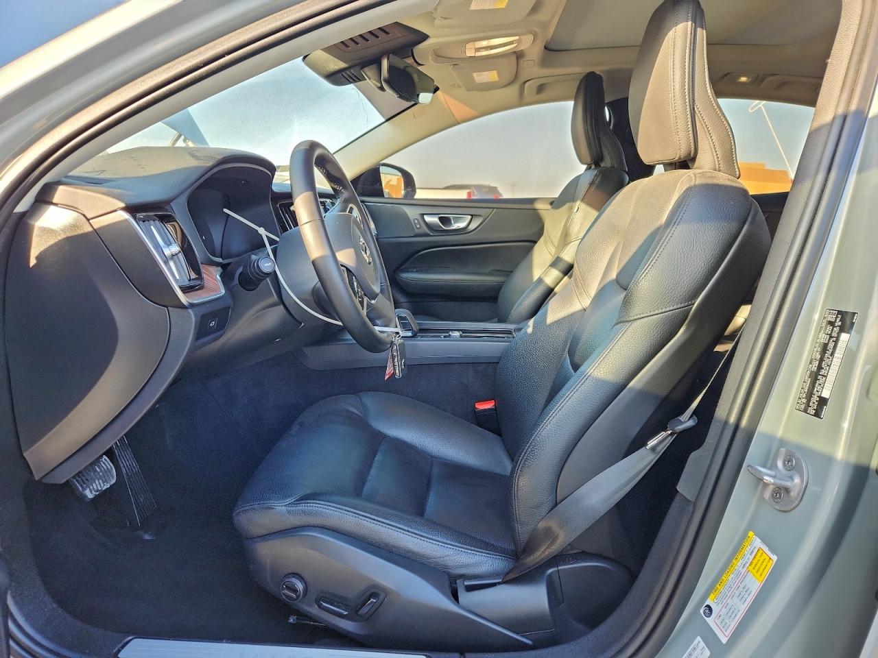 2024 VOLVO S60 PLUS photo 7