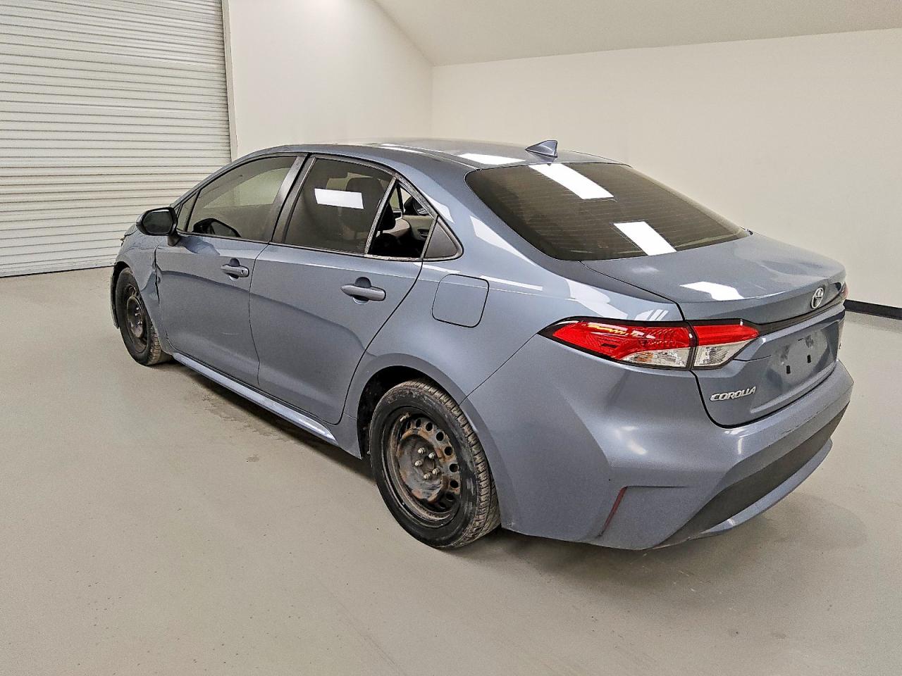 2020 TOYOTA COROLLA LE photo 2