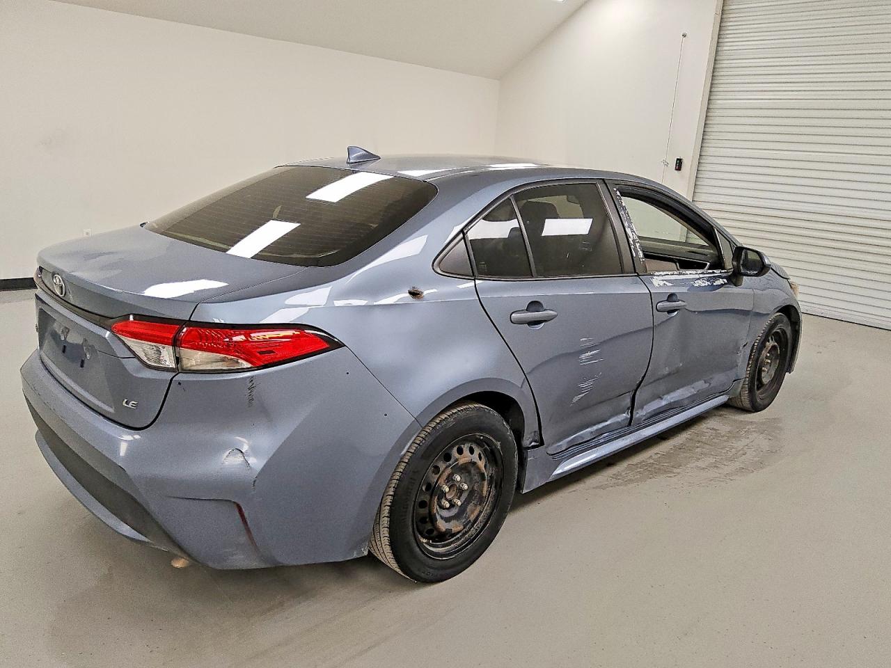 2020 TOYOTA COROLLA LE photo 3