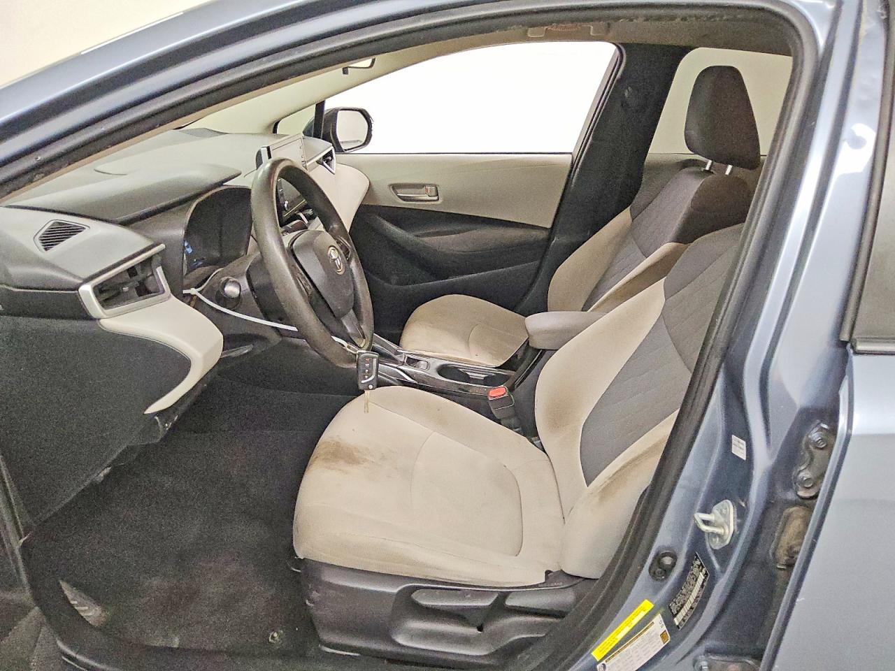 2020 TOYOTA COROLLA LE photo 7