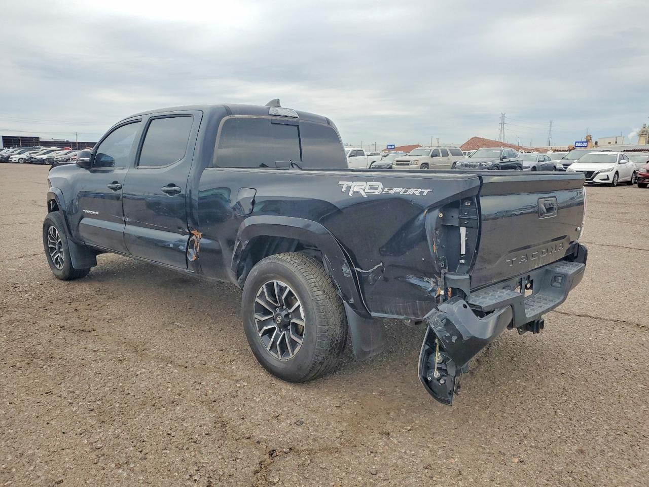 2021 TOYOTA TACOMA TRD SPORT photo 3