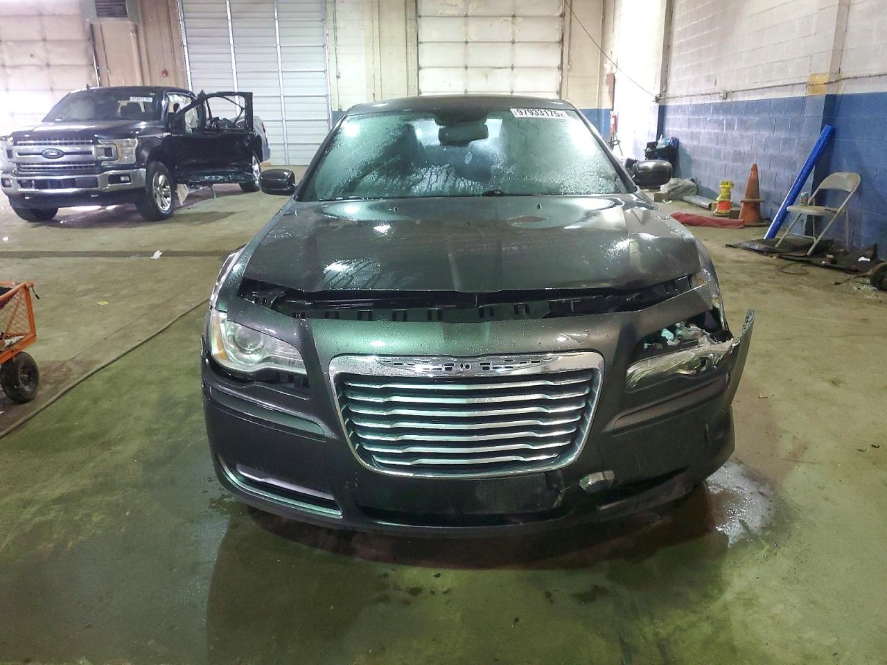2014 CHRYSLER 300 photo 13