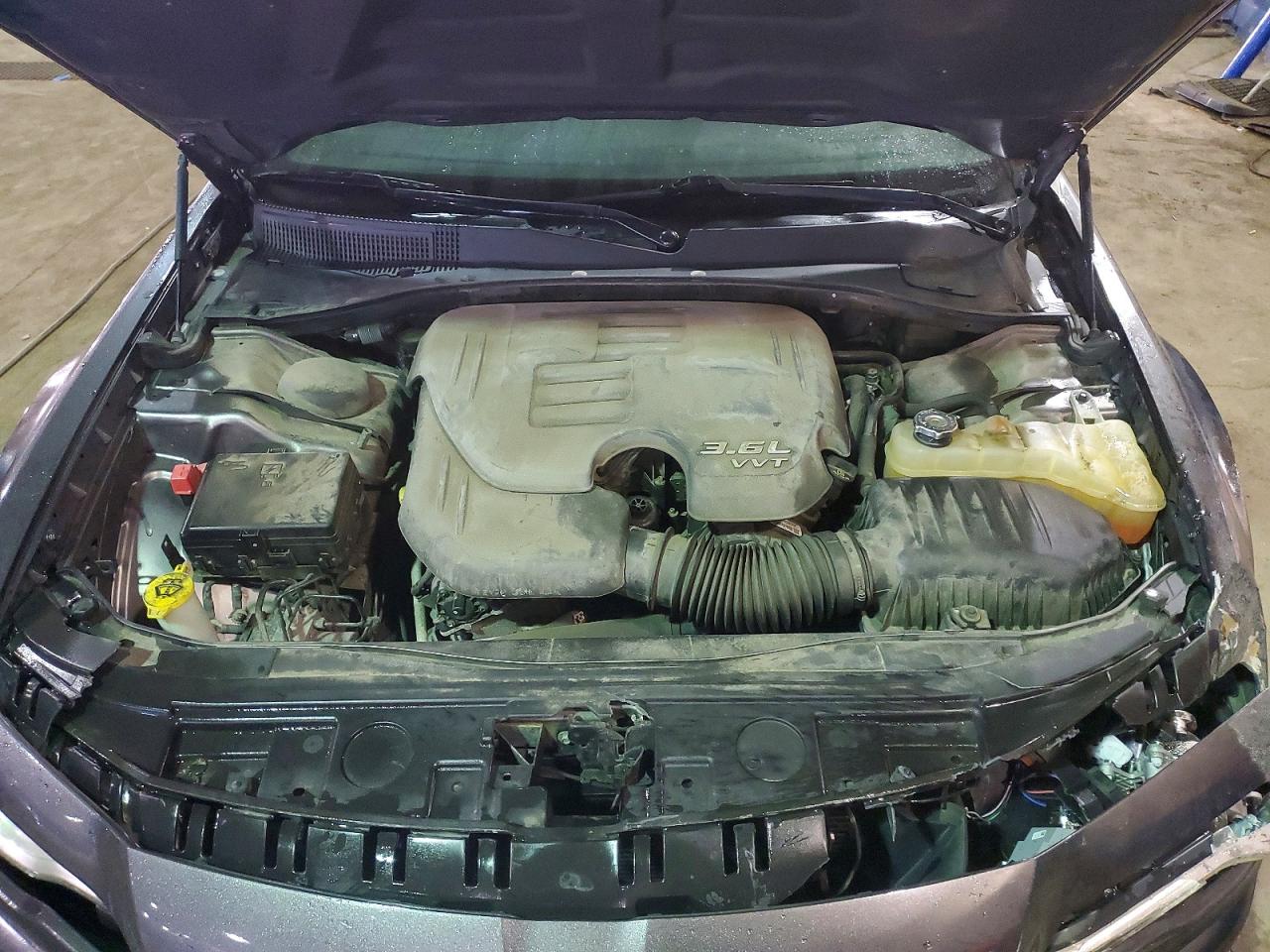 2014 CHRYSLER 300 photo 31