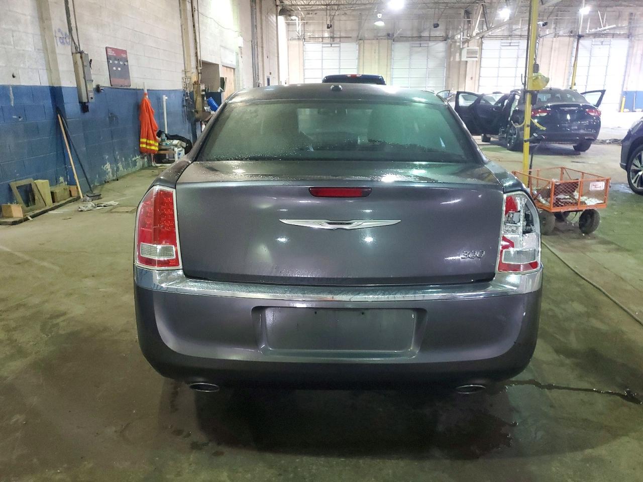 2014 CHRYSLER 300 photo 16