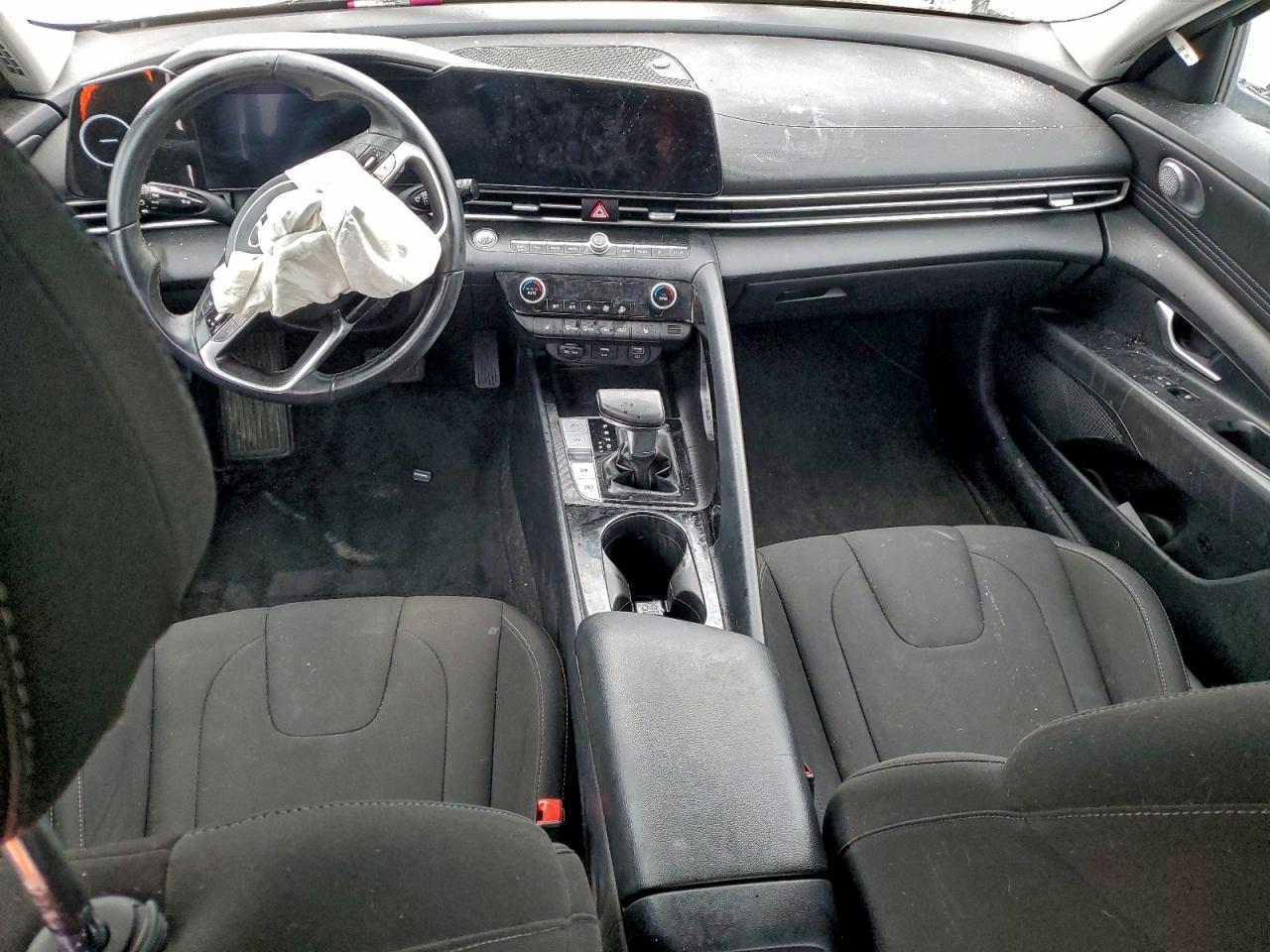 2023 HYUNDAI ELANTRA SEL photo 22