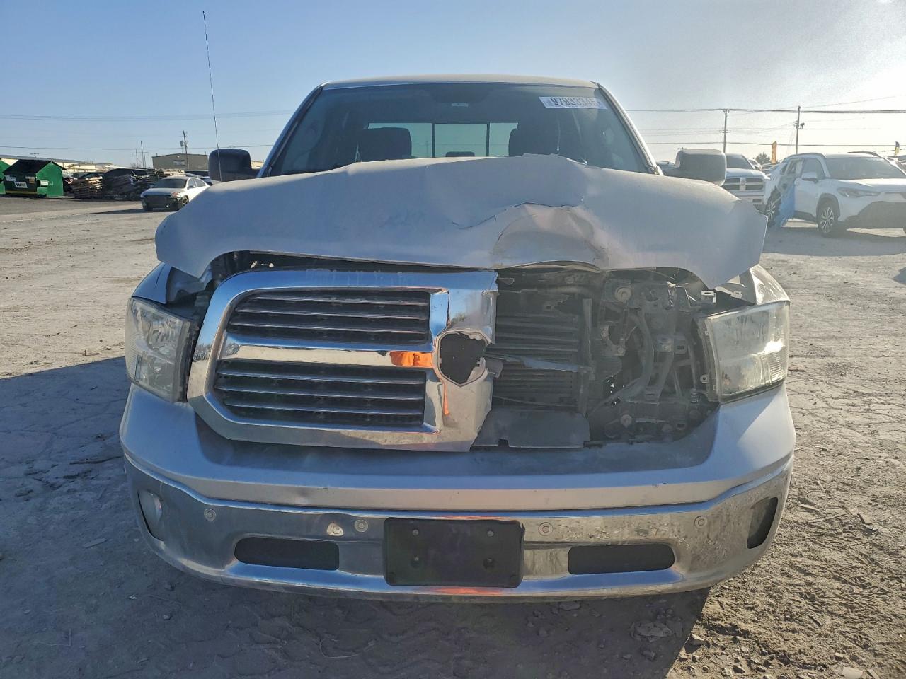 2015 RAM 1500 SLT photo 9