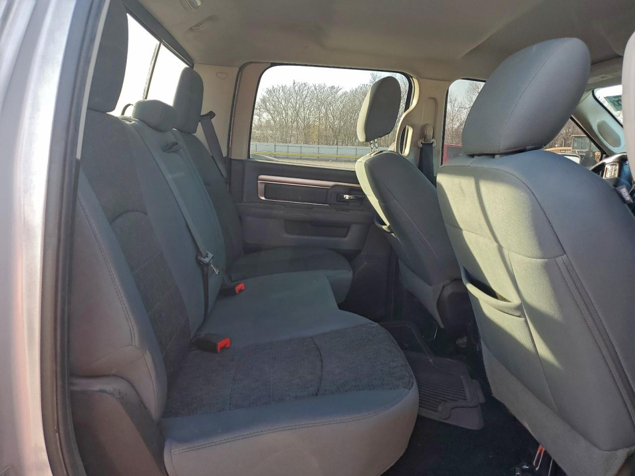 2015 RAM 1500 SLT photo 19