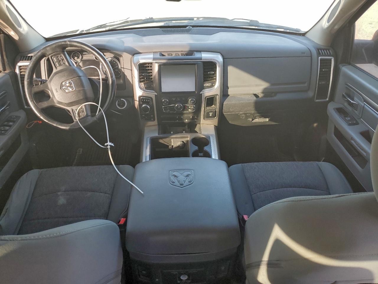 2015 RAM 1500 SLT photo 15