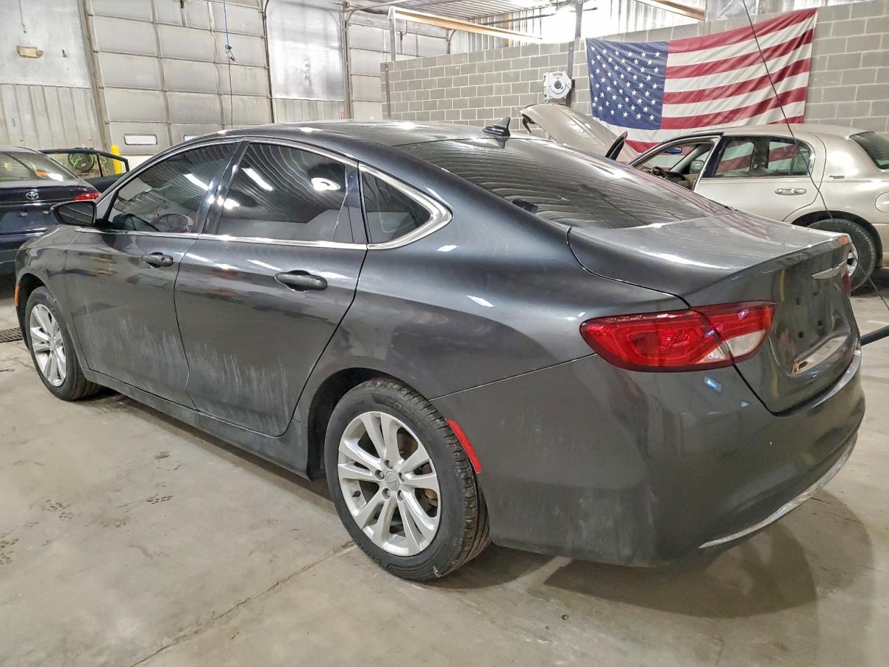 2016 CHRYSLER 200 LIMITED photo 2