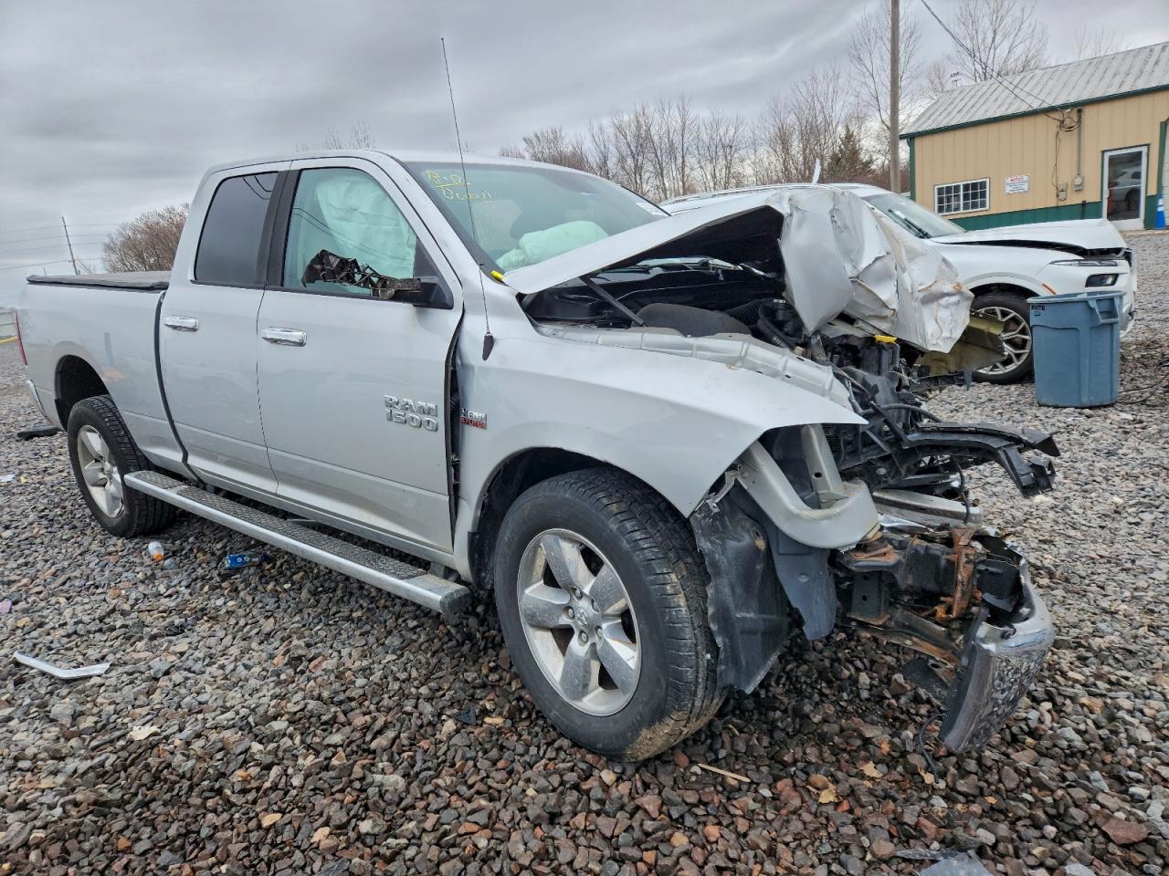 2015 RAM 1500 SLT photo 7