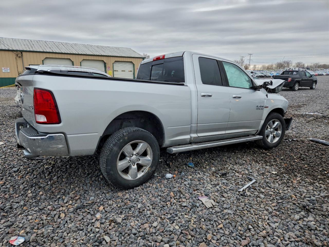 2015 RAM 1500 SLT photo 5