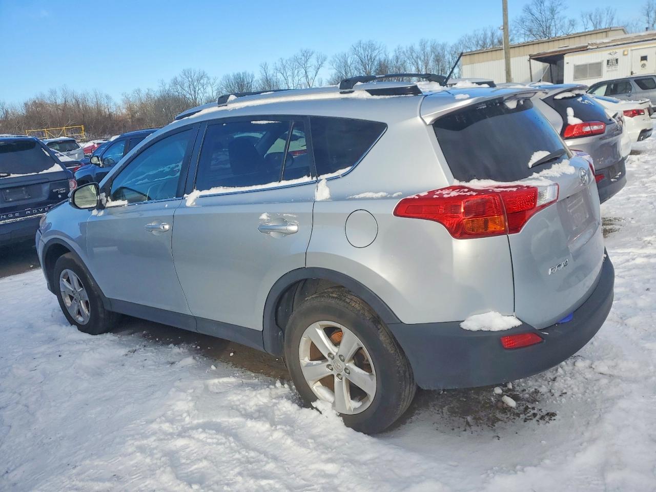 2013 TOYOTA RAV4 XLE photo 2