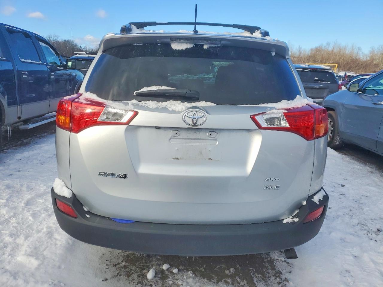2013 TOYOTA RAV4 XLE photo 6