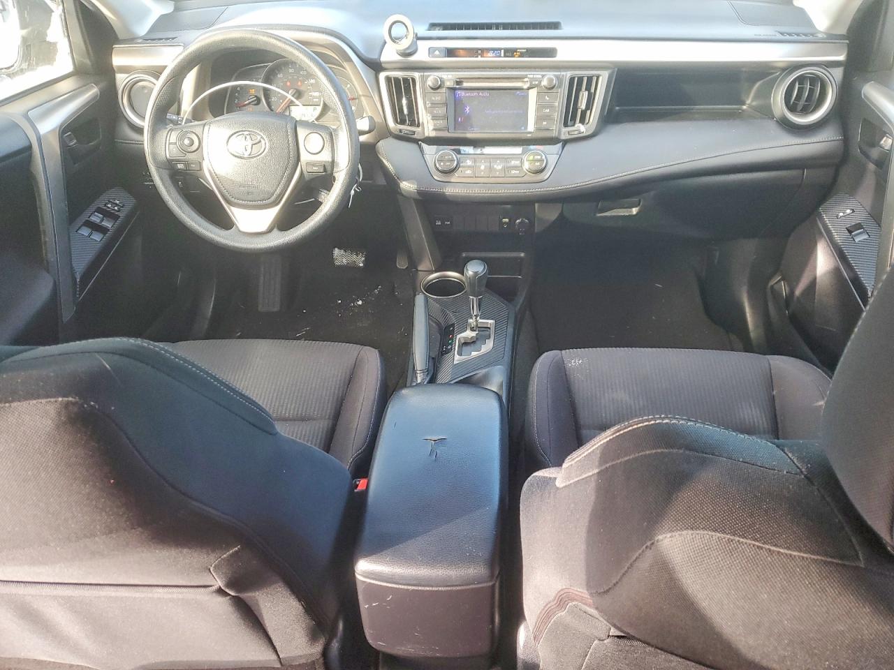 2013 TOYOTA RAV4 XLE photo 8