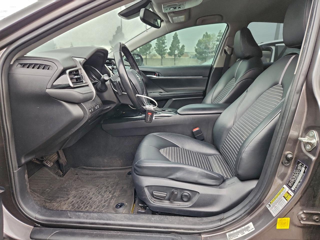 2019 TOYOTA CAMRY L photo 13