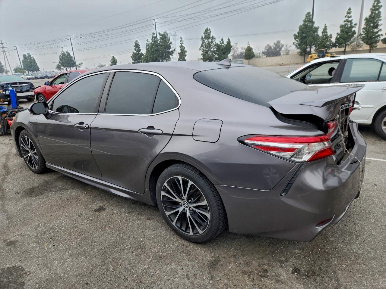 2019 TOYOTA CAMRY L photo 3