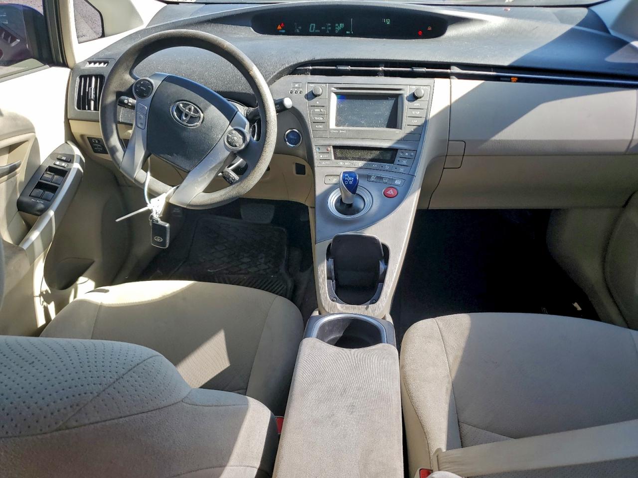 2015 TOYOTA PRIUS photo 15