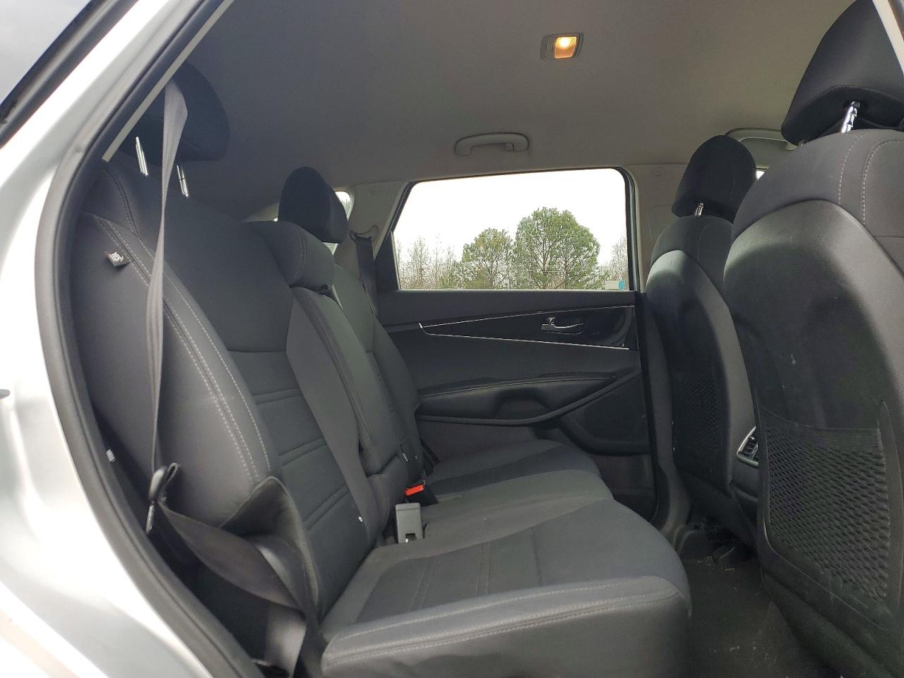 2017 KIA SORENTO LX photo 31