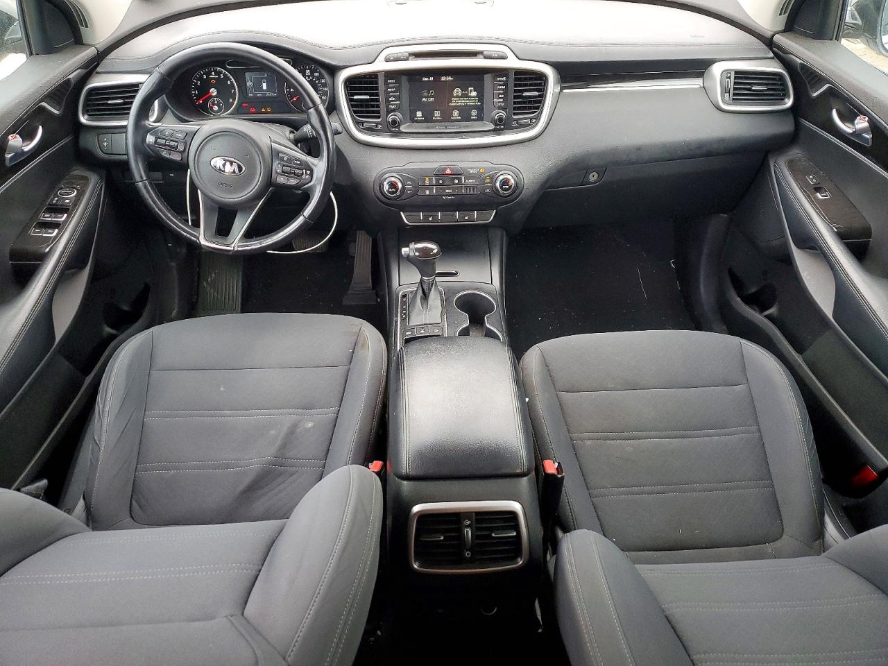 2017 KIA SORENTO LX photo 22
