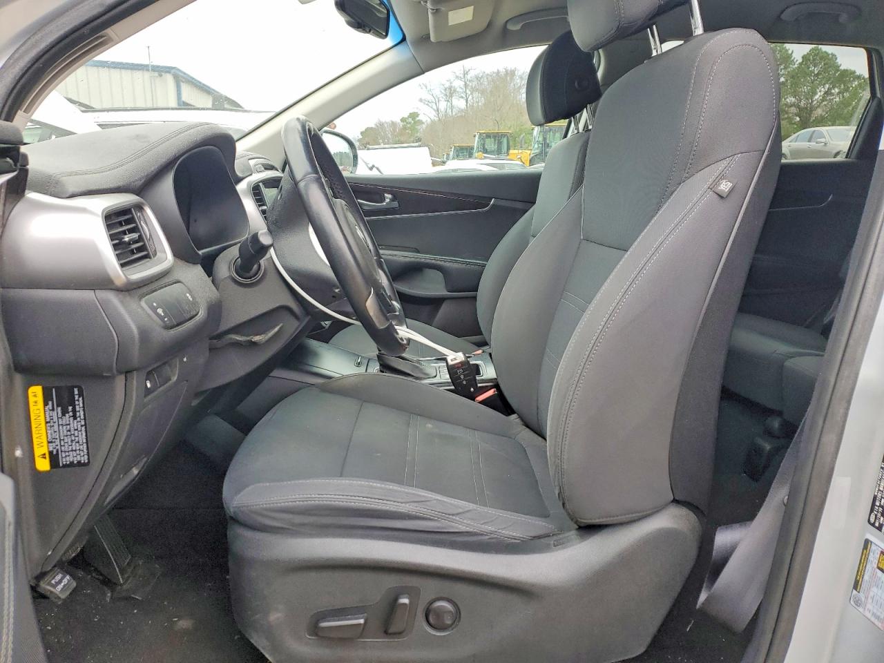 2017 KIA SORENTO LX photo 19