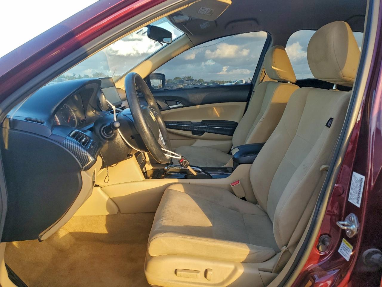 2012 HONDA ACCORD LXP photo 25