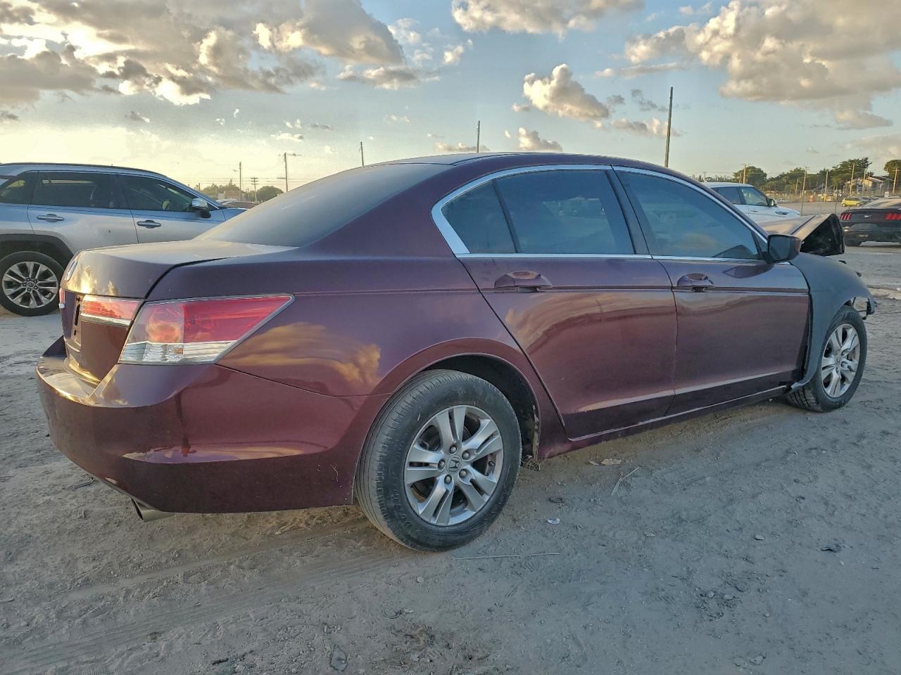 2012 HONDA ACCORD LXP photo 9