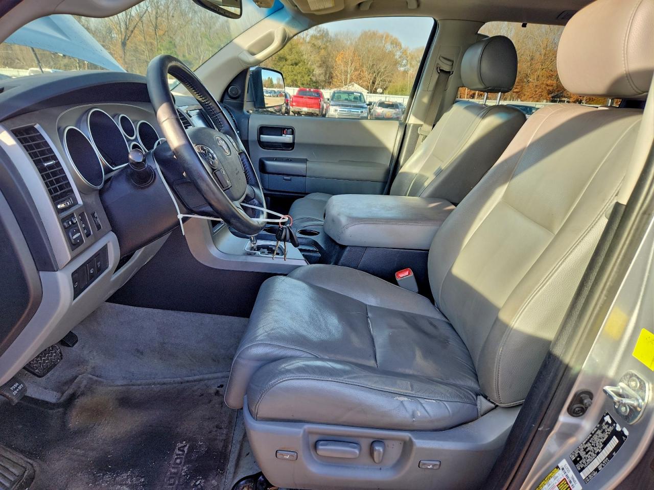 2011 TOYOTA SEQUOIA LIMITED photo 7