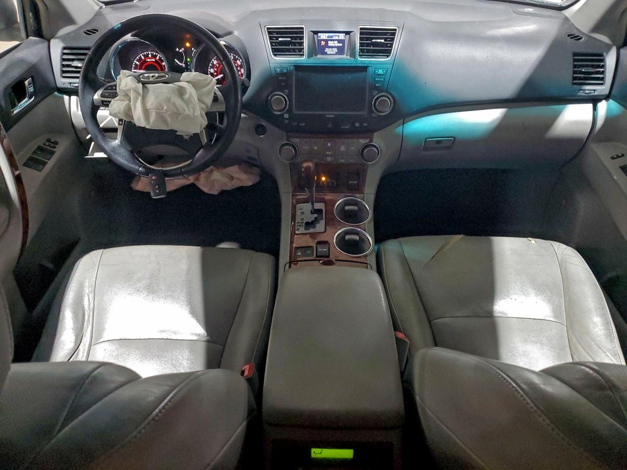 2011 TOYOTA HIGHLANDER LIMITED photo 22