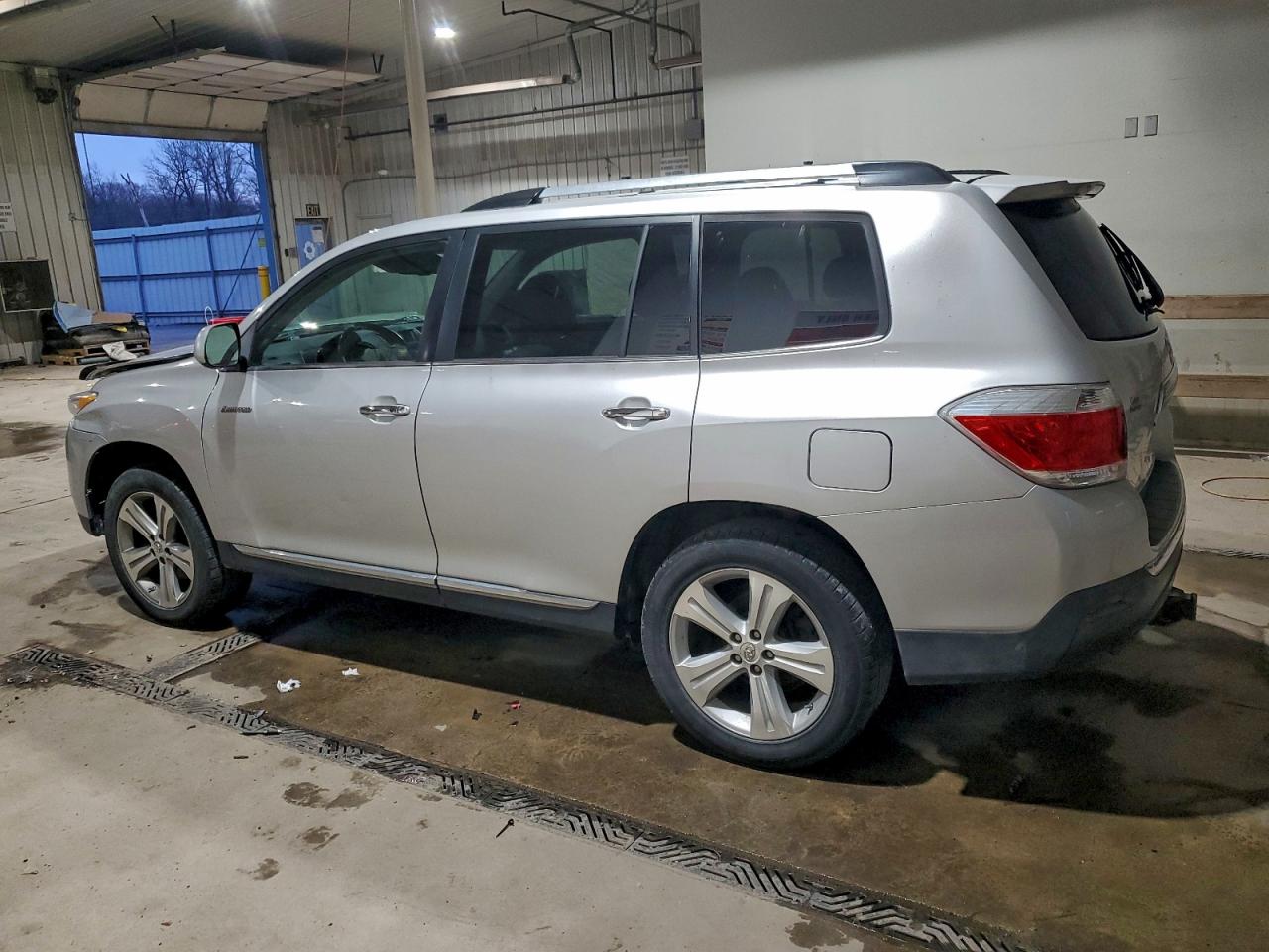 2011 TOYOTA HIGHLANDER LIMITED photo 4