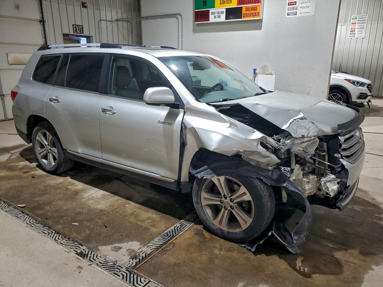 2011 TOYOTA HIGHLANDER LIMITED photo 10