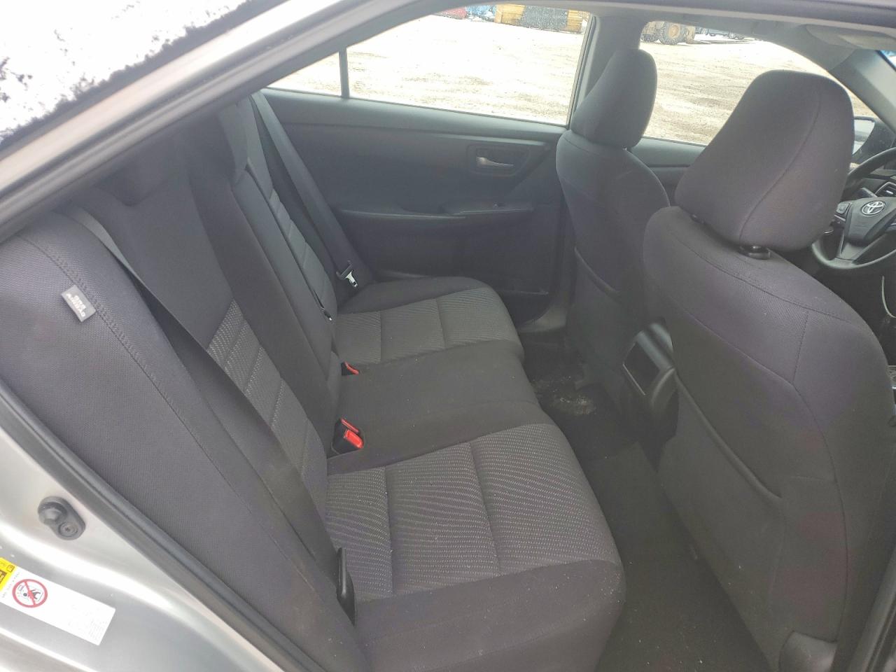 2015 TOYOTA CAMRY LE photo 10